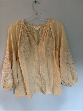 per una Pale Yellow Embroidered Peasant Blouse